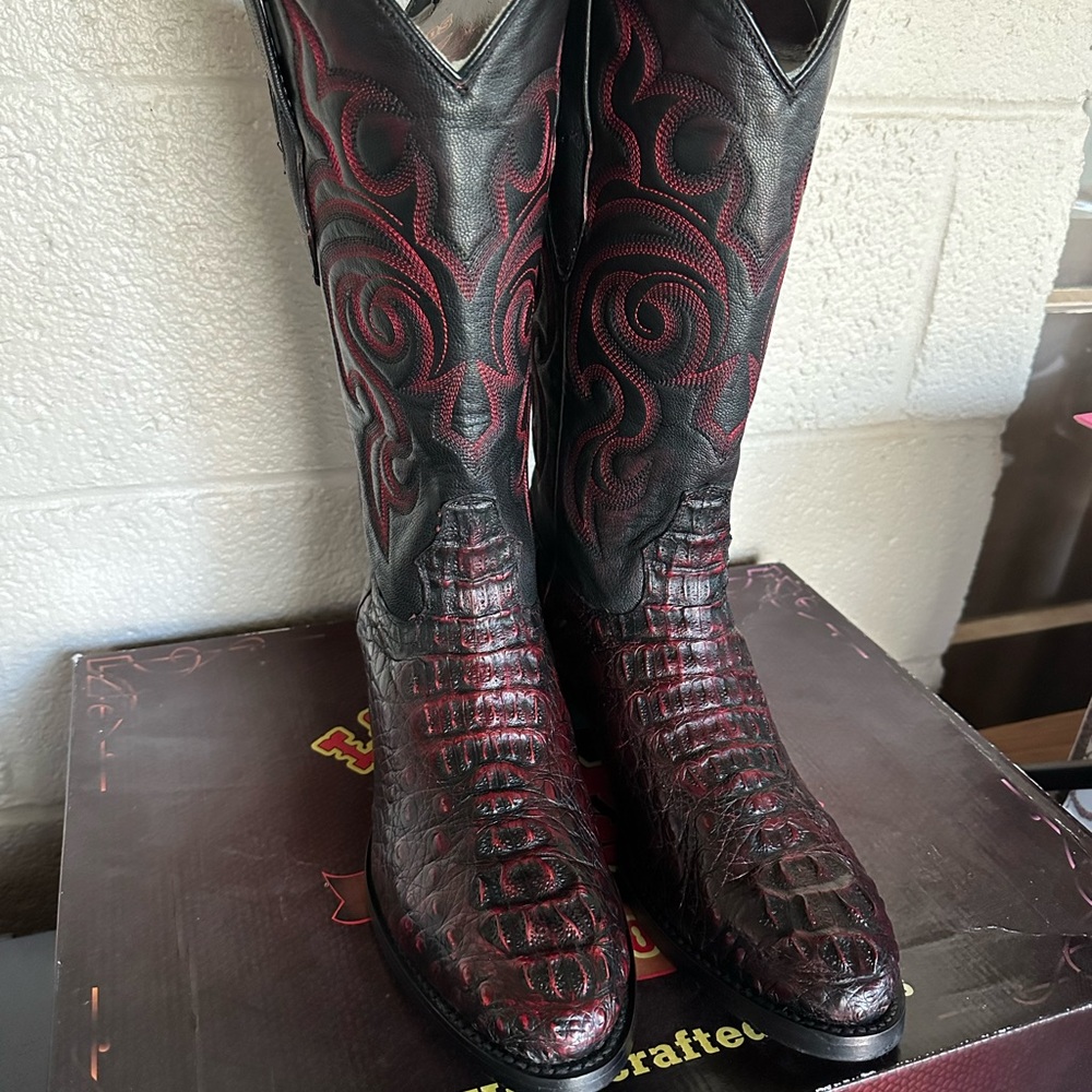 LOS ALTOS BLACK CHERRY CAIMAN CROCODILE HORNBACK ROUND TOE COWBOY BOOT  9.5 D